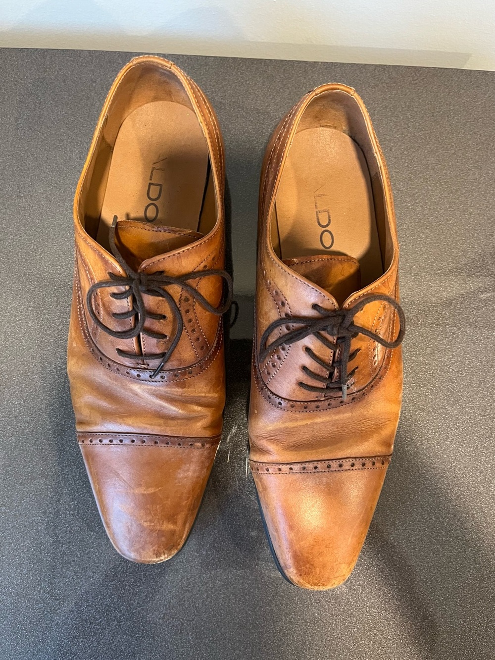 Cognac Brown Leather Cap Toe
Oxford Dress Shoes Men's Size 10 Brogue - Picture 4 of 4